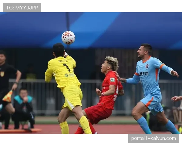 约尼查角球助攻布尔克头球 云南玉昆定位球战术扳平比分